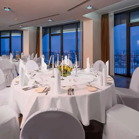 Hotel Dorint An Der Kongresshalle 4*