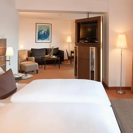 Sunday An Der Kongresshalle Hotel Augsburg